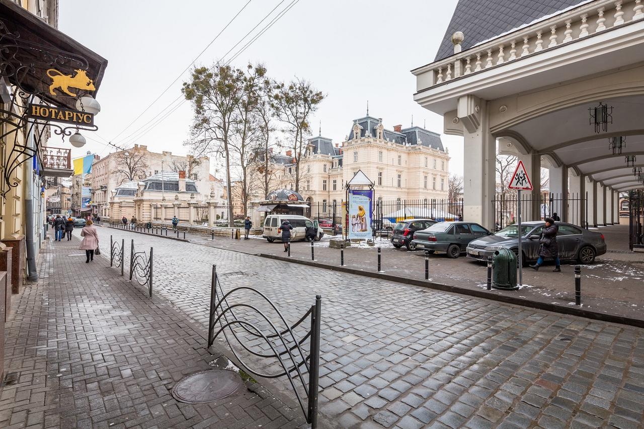 Квартира В Центрі Подобово На Вулиці Коперника 26 Біля Палацу Мистецтв Lviv Exterior photo